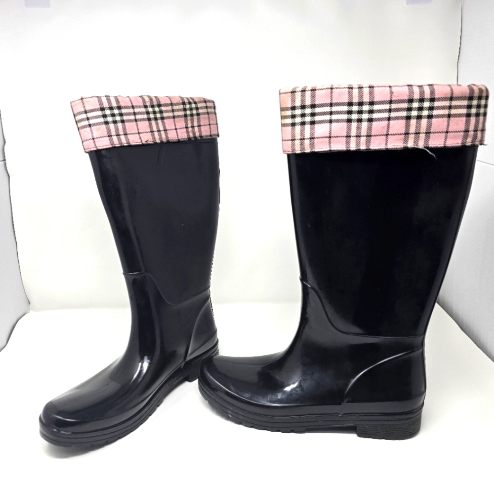 Rain boots size 9